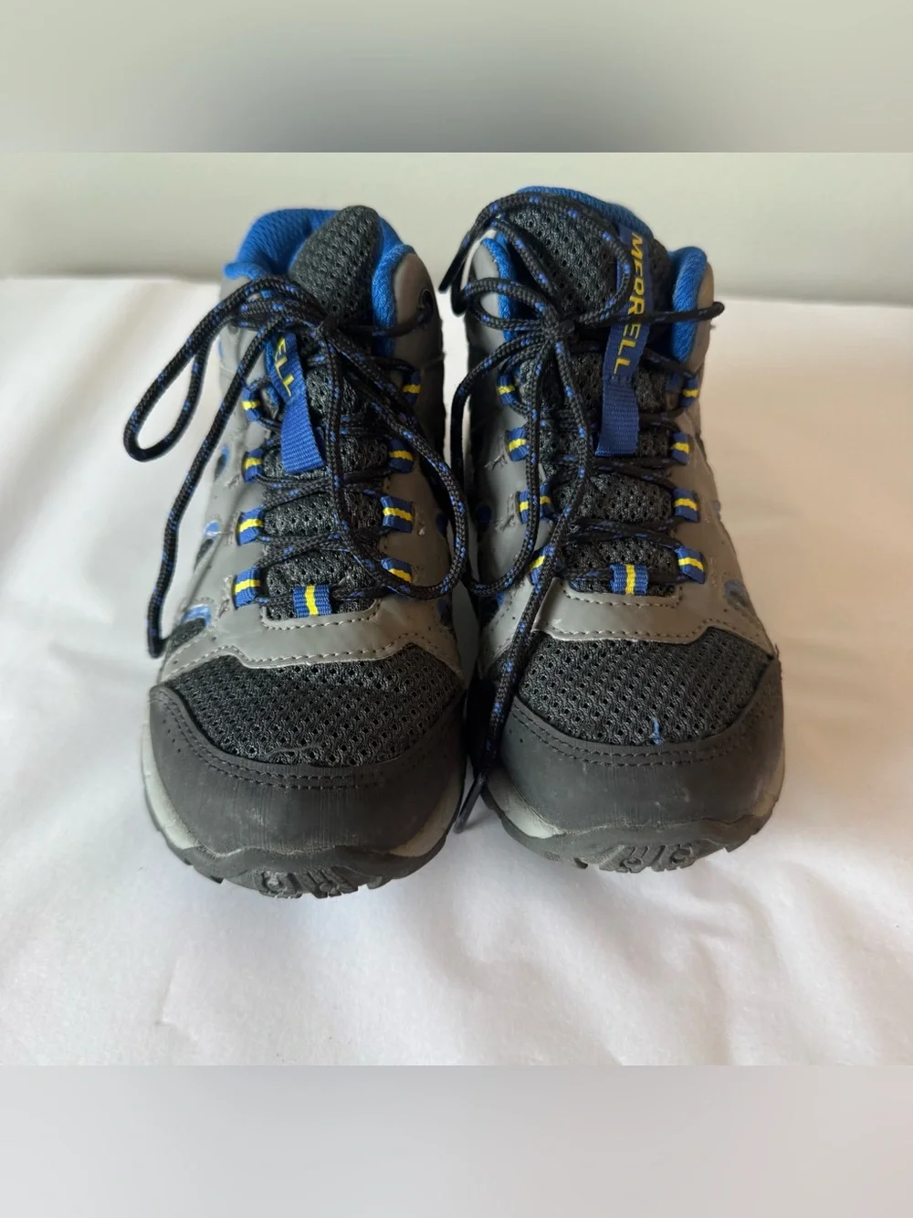 MERRELL Size 11 Boys or Girls Waterproof Hiking Boots